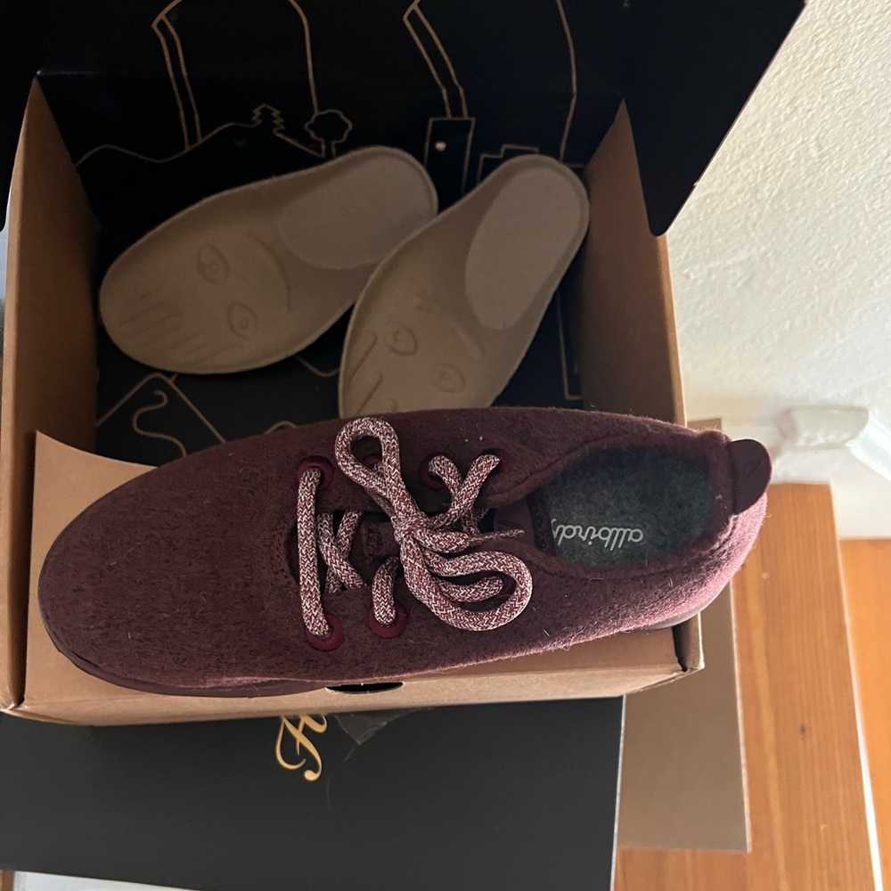 Allbirds Wool Runner In Color Tuke Jam Size 7 - image 1